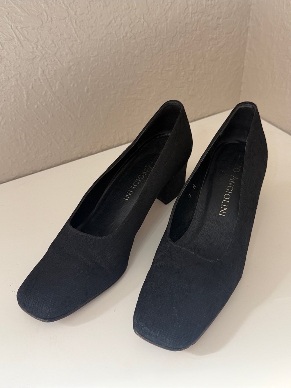 Vintage Enzo Angiolini Textured Brocade Black Square Toe Block Heel Pumps 7N 2”